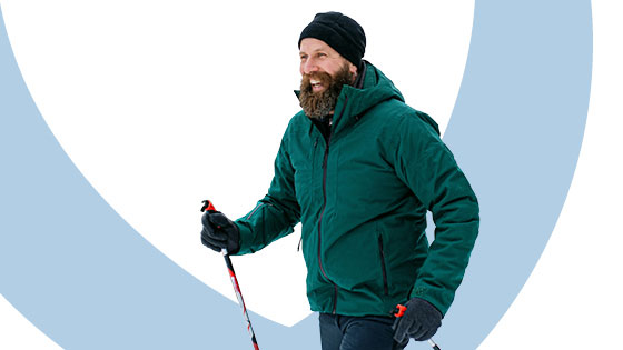 Mann beim Skilanglauf 